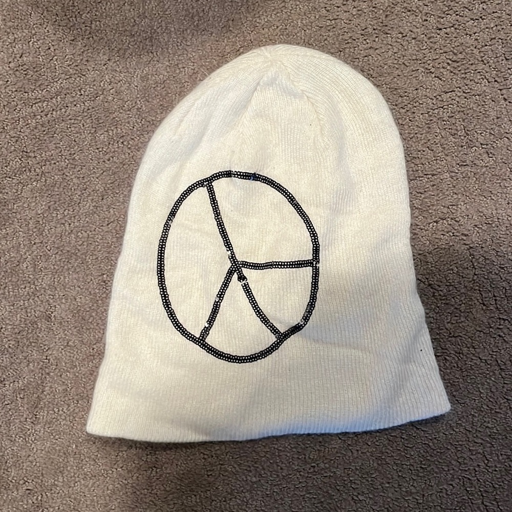 Worn Once Wildfox Sequenced Black Peace Sign On Front Of Hat So Cute & Comfy